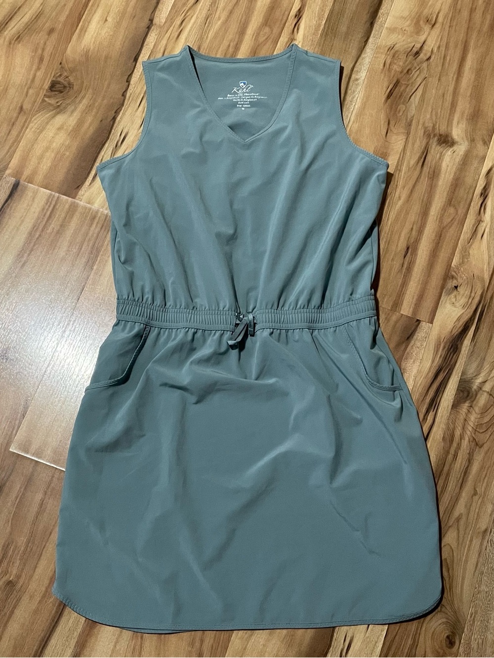 KÜHL Vantage Dress Seaport V-Neck Drawstring Waist Athletic Hiking Size M
